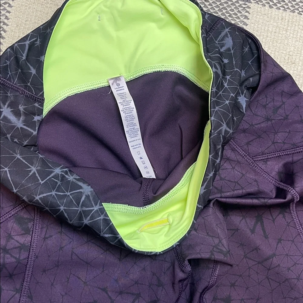 Lululemon Stash It Crop Full On Luxtreme Star crushed black cherry 8